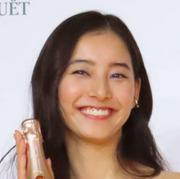 新木優子、湖畔“ほっぺにチュッ”の相手とは…「癒しの女神」お ...