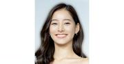 撮影日の“私服”で魅力全開…新木優子、白“ノースリ”ニット× ...