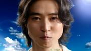 山 賢人&新木優子、セリフなしCMで息ぴったり 夜中にシール貼りに ...