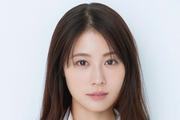 33歳 有村架純 ブルーニット姿の美貌に反響「美しさに磨きが」「憧れの女神さま」「お花がパッと咲いたよう」誕生日を報告