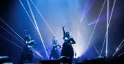 BABYMETALのロンドンO2アリーナライブから「from me to u (feat. Poppy ...