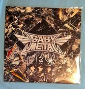 【海外】ついにフォックス・ゴッデスのサイン入りBABYMETALの「Metal ...