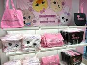 コラボレーショングッズの一部＝渋谷で「BLACKPINK×たまごっち ...