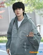 BTS ジンにキスした50代の日本人女性、7月の公判控え…異議申し立て（Kstyle） - Yahoo!ニュース