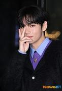 BTSのV、下着のような部屋着まで！？飾らない日常ショットをファン ...
