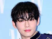 たくましすぎる腕にドキッ…BTS・V、鍛え上げられた肉体と甘い顔の ...