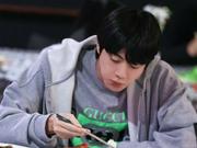 「BTS」JIN、ロンドンでも相変わらずかっこいい…見てるだけで思わ ...