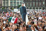 BTS旋風、メキシコ大統領官邸を包囲──「ARMY」5万人が熱狂