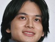 『あんぱん』嵩（北村匠海）の仕事机、原稿の横に飲み物２連発… ツッコミ殺到「怖すぎる」「信じられん」「ハラハラ」（中日スポーツ） - Yahoo!ニュース