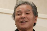 ドリカム吉田美和の19歳下夫、尾藤イサオと“激似”2ショットに ...