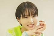 浜辺美波、本日24歳に！ ギャルメイクにツインテール制服姿まで ...