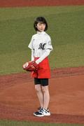 【画像】浜辺美波ちゃん、始球式をする : 気になる芸能まとめ