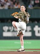 【画像】橋本環奈さん、始球式をする : 気になる芸能まとめ