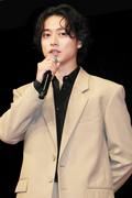 俳優の山 賢人、女優の橋本環奈が5日、東京国際フォーラムで行わ ...