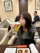 【画像】橋本環奈ちゃん、ビールと料理に舌鼓 : 気になる芸能まとめ