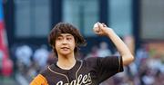 Hey! Say! JUMP八乙女光 始球式でノーバン投球披露！ 捕手を務めたのは ...
