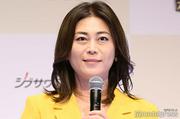 氷川きよし、美脚透ける奇抜衣装姿「圧巻のスタイル」「絵になる ...