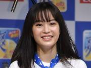 （写真）広瀬すず、ショートパンツ姿で美脚披露も ...