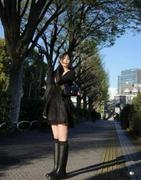 本田翼、黒のミニワンピ×ロングブーツで“絶対領域”披露「可愛 ...
