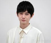 “父親役”本郷奏多、9歳子役と仲良し2ショット「顔 ...