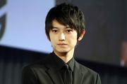 本郷奏多、ポーカー大会出場のために1人で海外へ 「7回ぐらいは ...