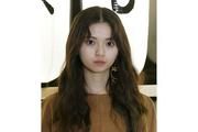 【16万円のパンツ】齋藤飛鳥、今田美桜、のんも…ハイブランド下着“チラ見せ”コーデに「これが流行ったら女子は大変だな」「平成の腰パン文化が女子にも」SNSではツッコミも続出（LASISA） - Yahoo!ニュース
