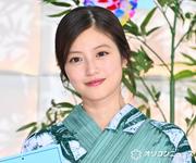 今田美桜、キュートな浴衣姿で登場 共演者から座長ぶり絶賛 ...