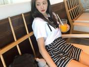 「綺麗な長い足」板野友美、超ミニ丈スカートから美脚を披露 ...