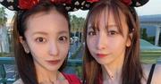 板野友美 「ほんとの姉妹で」実妹・成美とディズニーコーデ2S ...