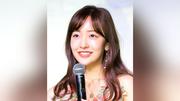 板野友美「デニム+赤＋ドット♡」　“夢の国”で妹とリンクコーデ「ディズニーコーデ毎回天才」「世界一宇宙一可愛い」