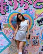 板野友美、超ミニ丈スカートの平成ギャル姿が大反響 「可愛すぎる ...