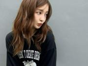 板野友美がミニ丈コーデを披露 ファンから称賛の声「恋しちゃった」