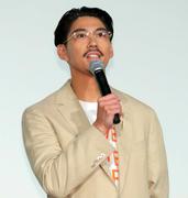 俳優の賀来賢人が28日、都内で映画「Never After Dark／ネバーアフター ...