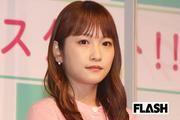 川栄李奈 旅先で見せたデコルテに植物の“タトゥー風”ワン ...