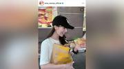 櫻坂４６・守屋麗奈、テレビＣＭ出演中！本場のマクドナルドを堪能「スタイル良」「彼女感満載すぎる！」