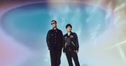 コブクロ、結成日に最新曲「霞日和」MV公開 鉛筆と消しゴムで描く ...