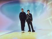 デビュー25周年のコブクロがサプライズ！ “花”や“草木”に ...