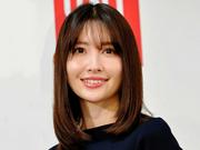 「マダム感が凄い」小嶋陽菜 シチリア島でのバカンス姿に「魅力が ...