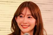 38歳 小嶋陽菜 ノースリワンピ×カチューシャ姿に「ディズニーに出 ...