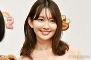 小嶋陽菜、美バスト際立つコルセット姿 マルセイユでのショットに ...
