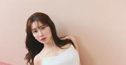 小嶋陽菜、「ROSIER」新作ブラキャミ発表 美しいバストシルエットと ...
