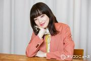 小松菜奈、ほっそり美ウエストあらわに大胆ポーズ モデル撮影で ...