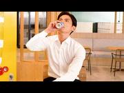 【動画】高良健吾、“カッコいい缶コーヒーの飲み方”披露 ...