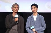 原田琥之佑 高良健吾と背の高さジェスチャーで楽しげ！『海辺へ ...