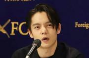 映画『ブルーロック』公式が窪田正孝＆高橋文哉の“激レア”オフ ...