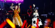 水樹奈々＆LiSAが「Pray」「Rising Hope」をコラボ歌唱、「アニサマ」3 ...