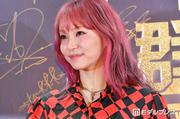 LiSA、アジアツアー美脚衣装ショット公開「躍動感がすごい」「網 ...