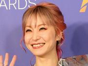 「でーれやべーーがやーーー！」LiSA、2026年「海老反り」動画投稿 ...