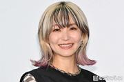 LiSA、ほっそり美脚輝くタイツ姿に反響「スタイルめちゃくちゃいい ...