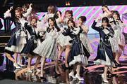 「貴重すぎる」「胸アツ」『レコ大』前田敦子参加のAKB48「恋 ...